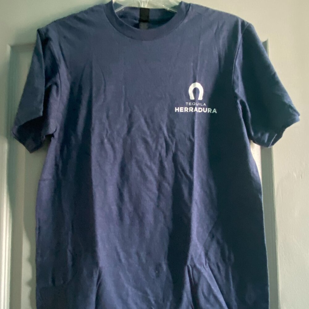 NEW Herradura Tequila Graphic T Shirt, Horseshoe, Navy Blue Men’s Size: Small